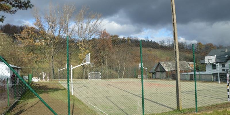 Wielofunkcyjne boisko sportowe w Stańkowej wyremontowane!