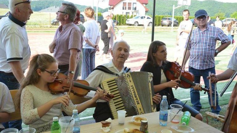 IV-Przegl-d-Folkloru-S-decczyzny-2018-24-.jpg