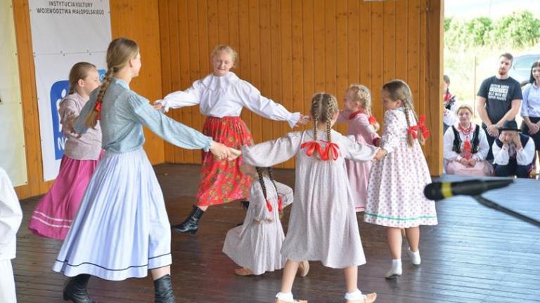 IV-Przegl-d-Folkloru-S-decczyzny-2018-26-.jpg