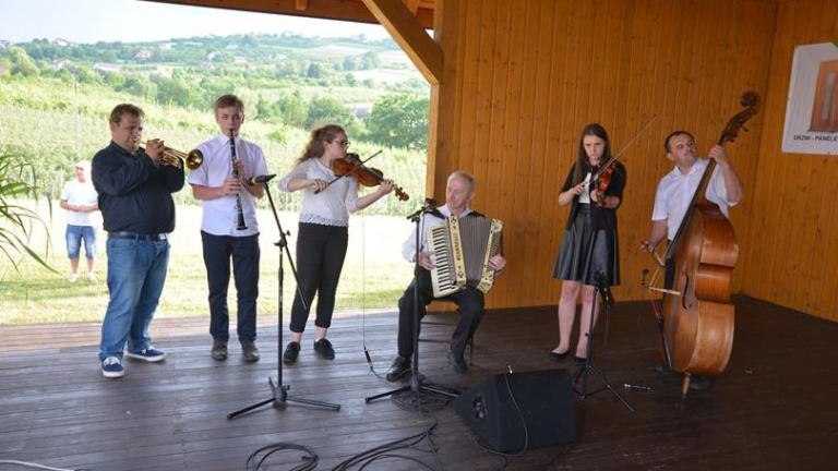 IV-Przegl-d-Folkloru-S-decczyzny-2018-9-.jpg
