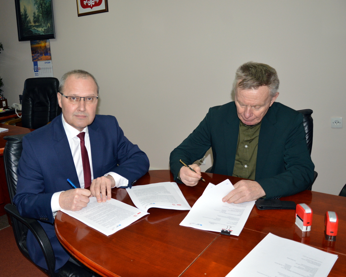 Umowa na rozbudowę oczyszczalni ścieków w Tęgoborzy podpisana