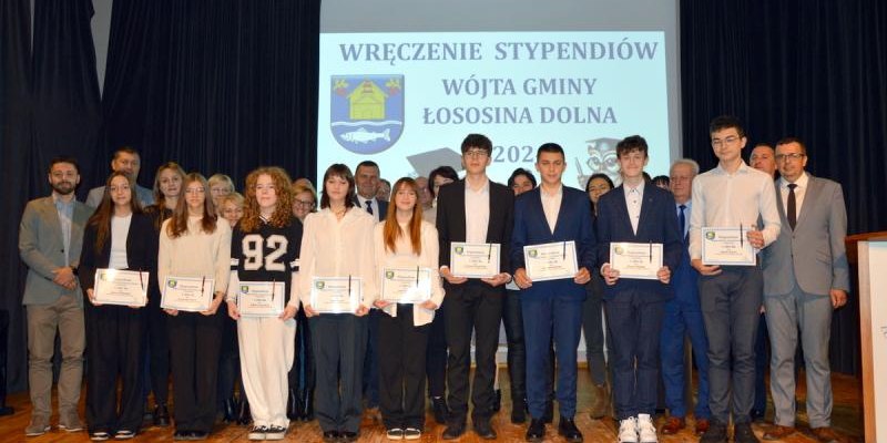 Uroczystość wręczenia stypendiów Wójta Gminy za wybitne osiągnięcia w nauce