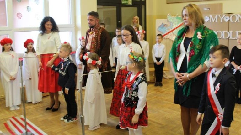 Lekcja-Patriotyzmu-w-Szkole-Podstawowej-w-bikowicach-2018-6-.JPG