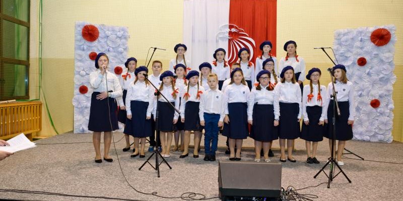 Fotorelacja z X Jubileuszowego Koncertu Piosenki i Pieśni Patriotycznej w Tęgoborzu