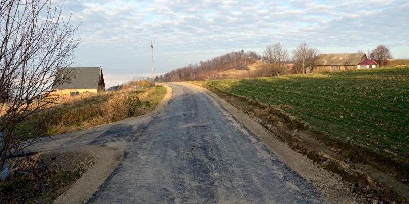 Kolejny odcinek drogi na terenie Gminy został wyremontowany!