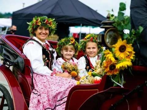 Zapraszamy do obejrzenia Fotorelacji z Łososińskiego Święta Plonów 2023